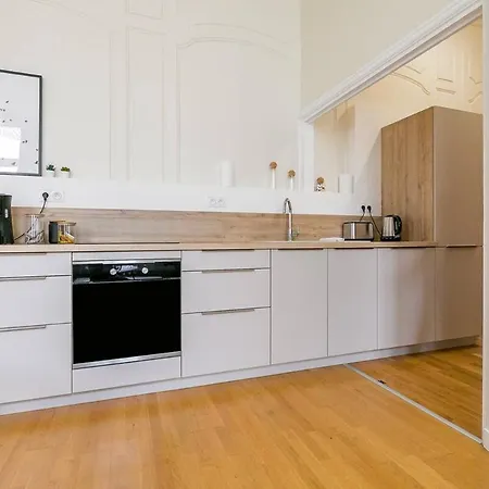 Le Bressey Apartment